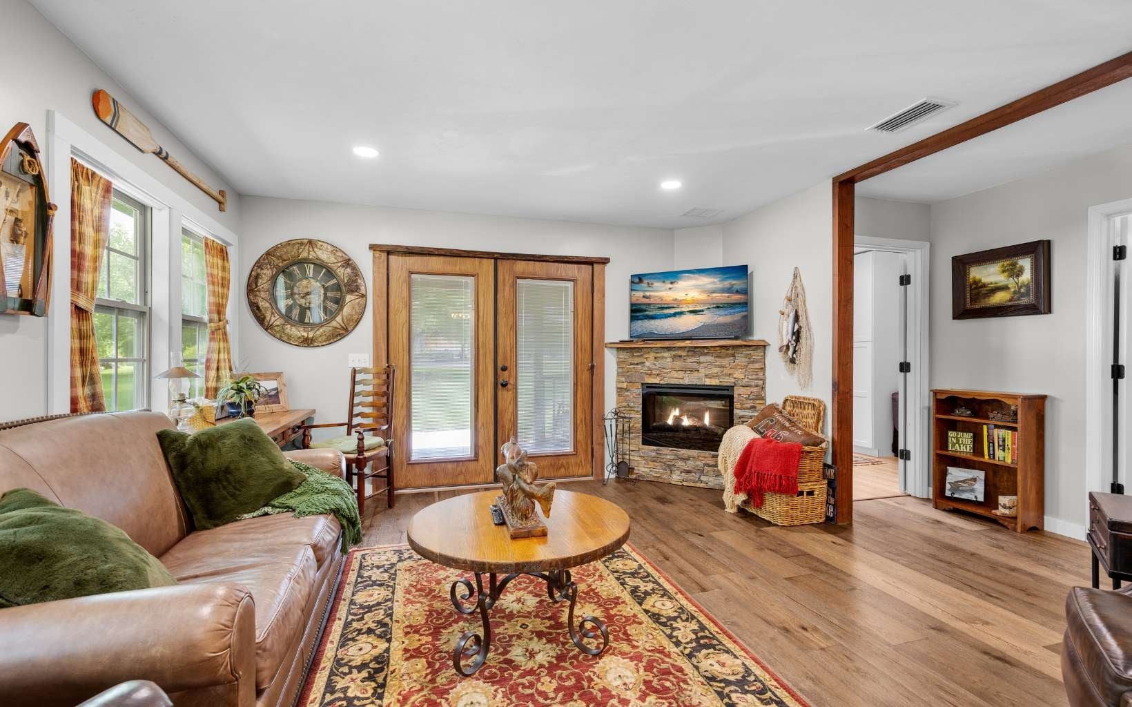 High Springs, Florida, 32643, United States, 5 Bedrooms Bedrooms, ,4 BathroomsBathrooms,Residential,Active,2032882