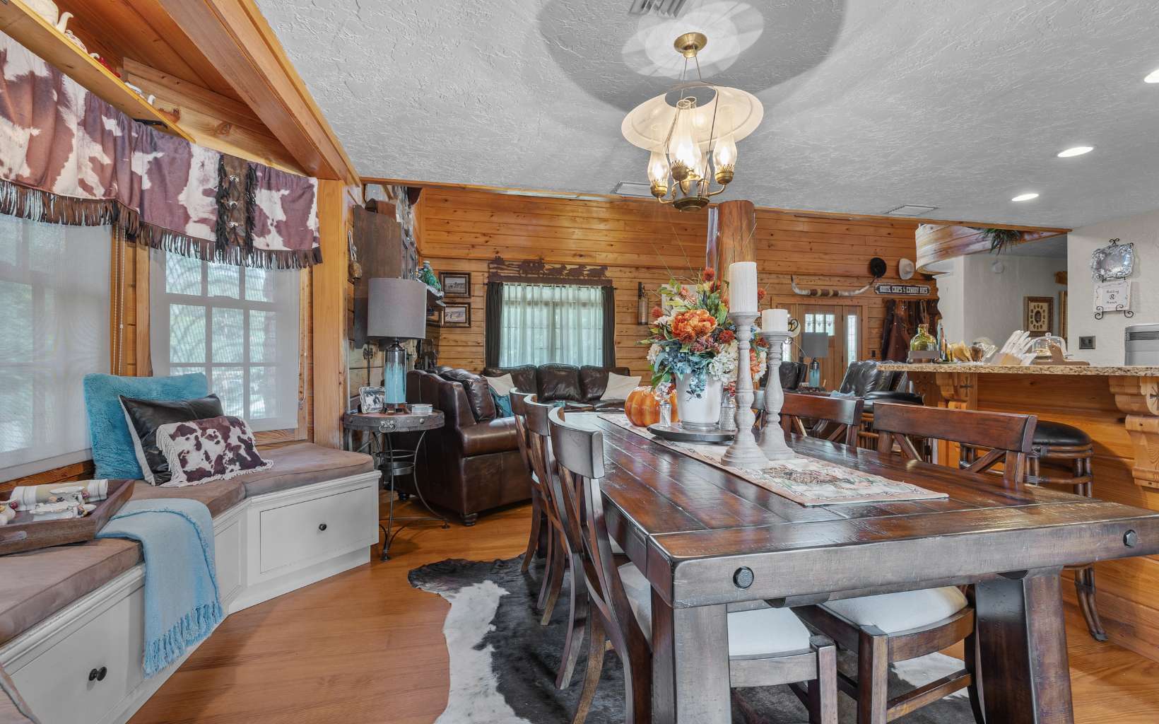 High Springs, Florida, 32643, United States, 5 Bedrooms Bedrooms, ,4 BathroomsBathrooms,Residential,Active,2032882