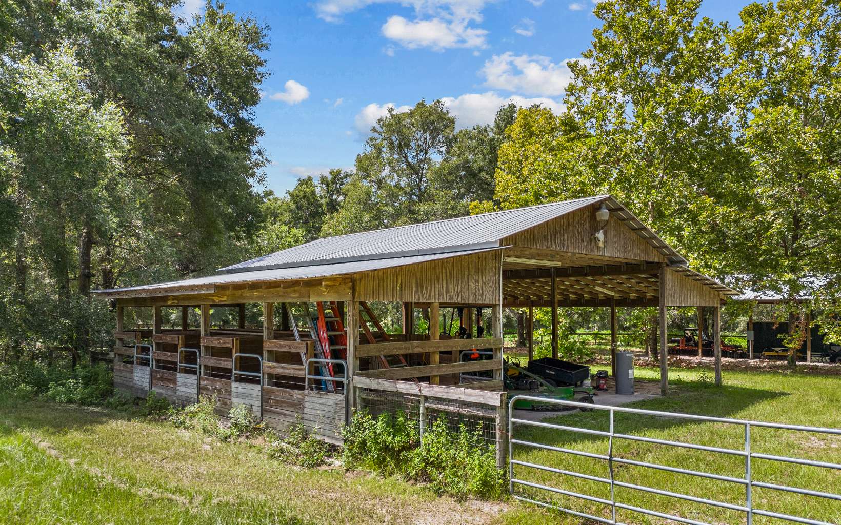 High Springs, Florida, 32643, United States, 5 Bedrooms Bedrooms, ,4 BathroomsBathrooms,Residential,Active,2032882