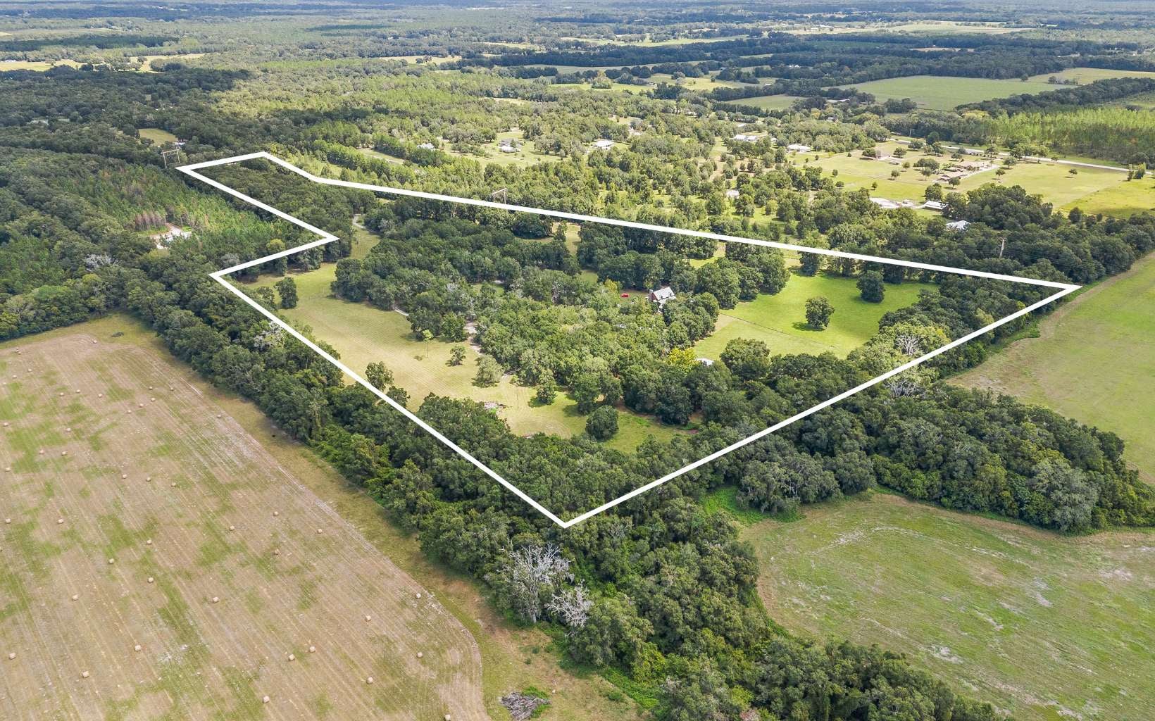 High Springs, Florida, 32643, United States, 5 Bedrooms Bedrooms, ,4 BathroomsBathrooms,Residential,Active,2032882