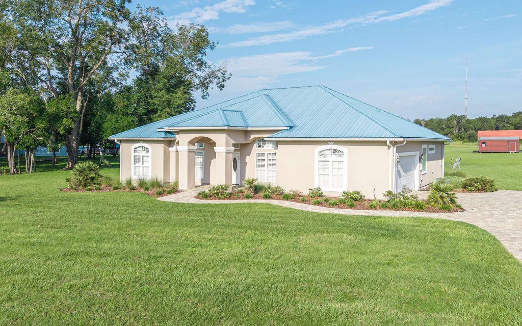 Photo of 254 SW Nightshade DR, Lake City, FL 32024 (MLS # 132897)
