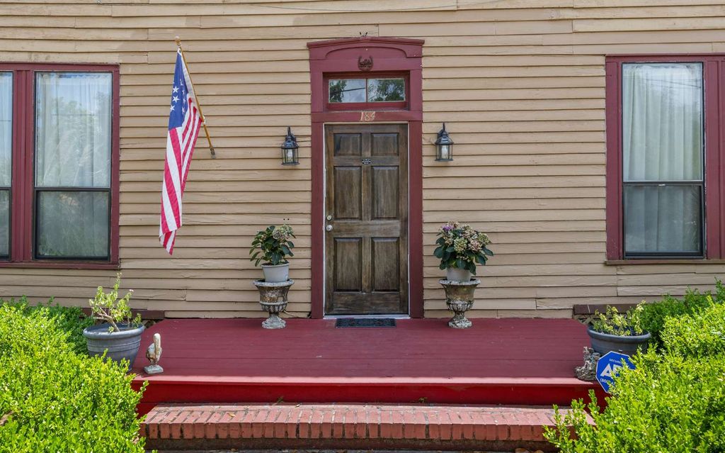 Photo of 184 SE Saint Johns Street, Lake City, FL 32025 (MLS # 126939)