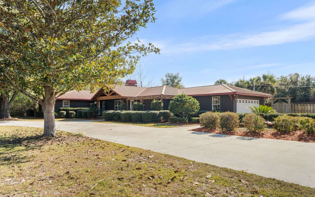 Photo of 137 SW Meadow Terrace, Lake City, FL 32024 (MLS # 129626)