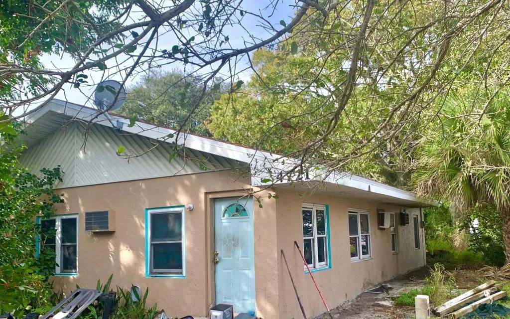 Photo of 4721 28th Ct, Other, FL 32967 (MLS # 130952)