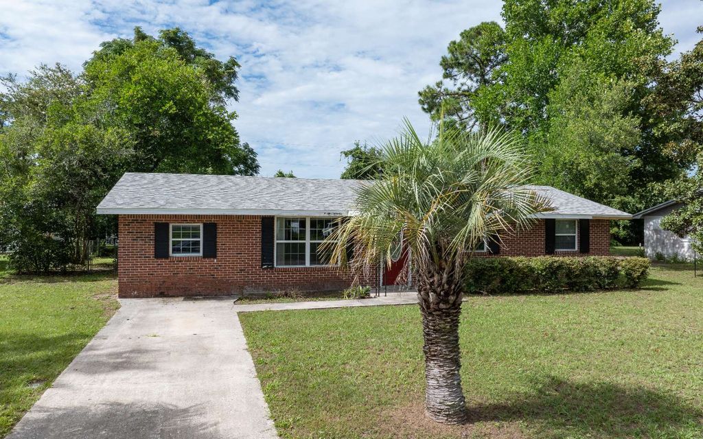 Photo of 840 SE Defender Dr, Lake City, FL 32025 (MLS # 124110)