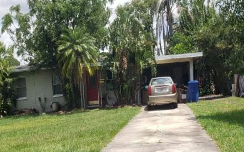 Photo of 5525 30th Ave N Ave, Other, FL 33710 (MLS # 129411)