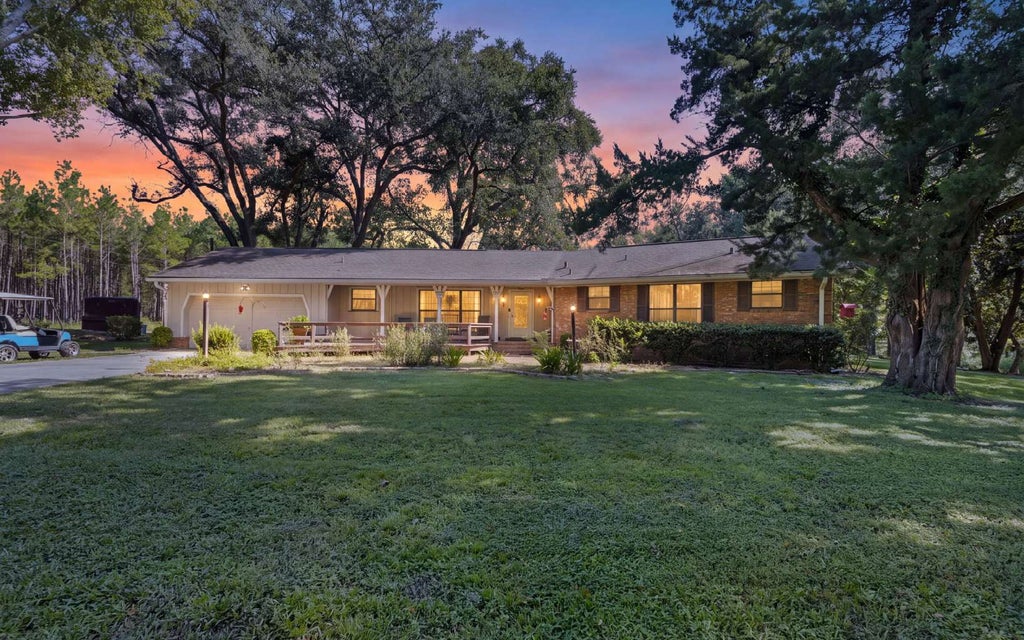 Photo of 5137 256th St, OBrien, FL 32071 (MLS # 133279)