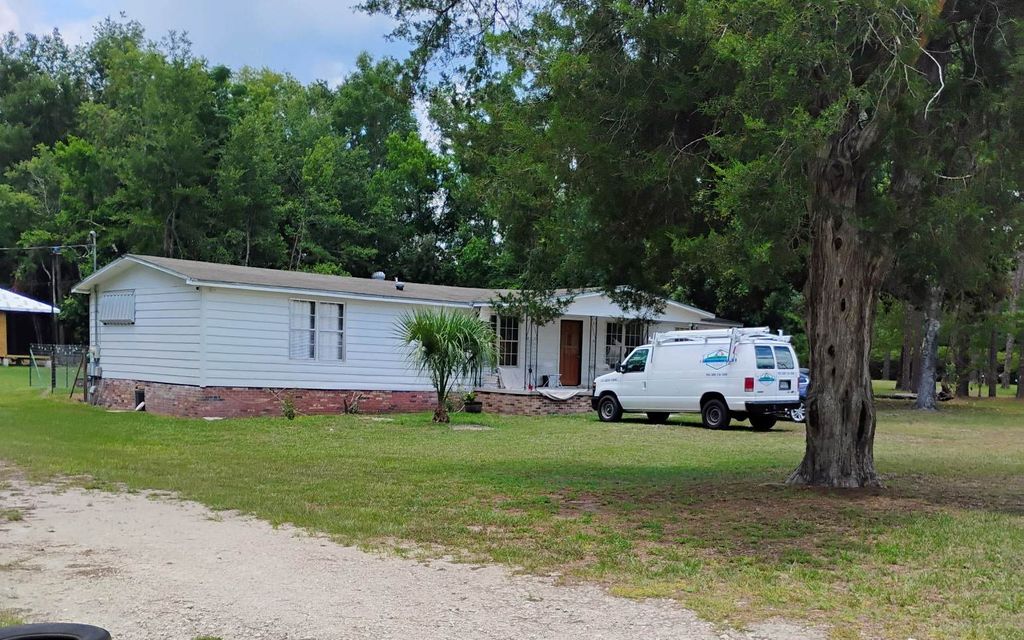 Photo of 588 SW Walter Ave, Lake City, FL 32024 (MLS # 127590)