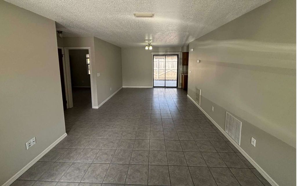 Photo of 297 NW Lake City Ave #101 Ave, Lake City, FL 32055 (MLS # 123480)