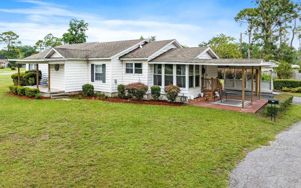 Photo of 1110 SW Coliseum Ave, Live Oak, FL 32064 (MLS # 128319)