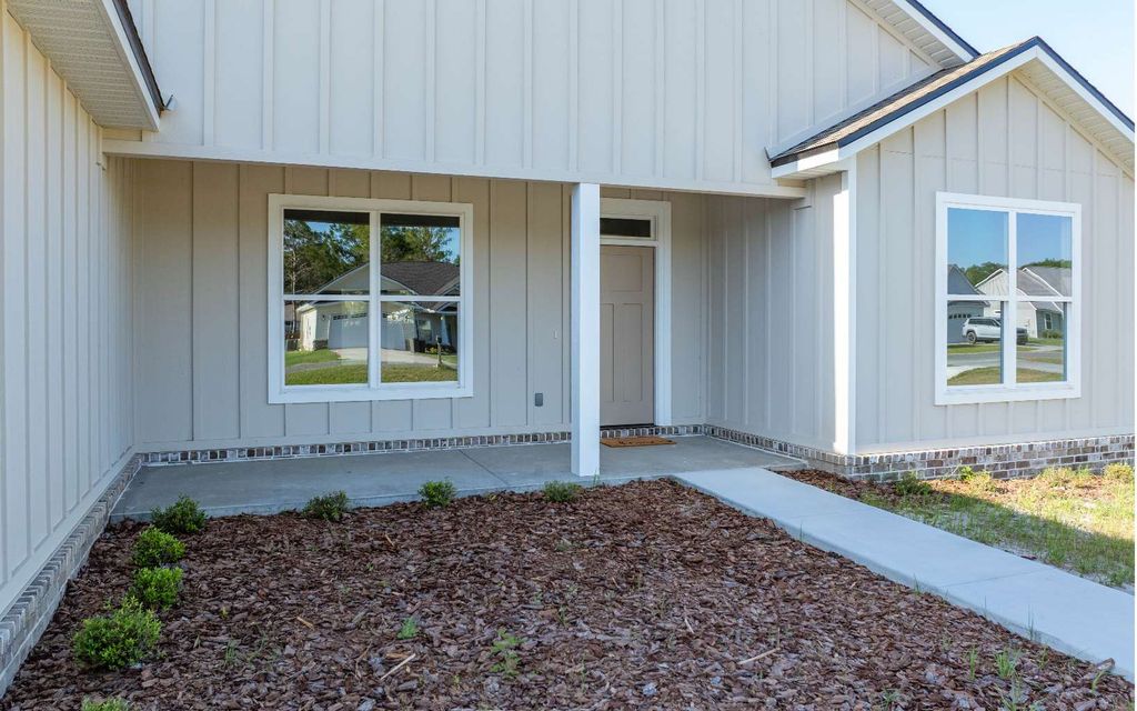 Photo of 623 SW Chesterfield Circle, Lake City, FL 32024 (MLS # 126439)