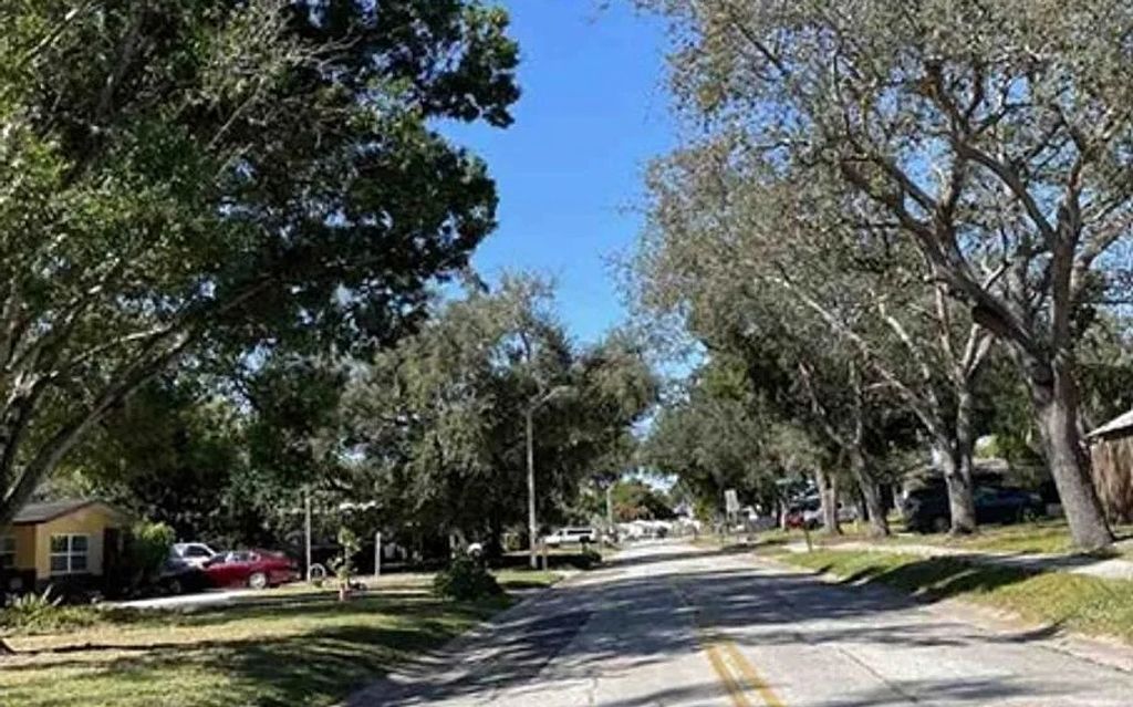 Photo of 3208 34th Avenue Dr W Dr, Other, FL 34205 (MLS # 130323)