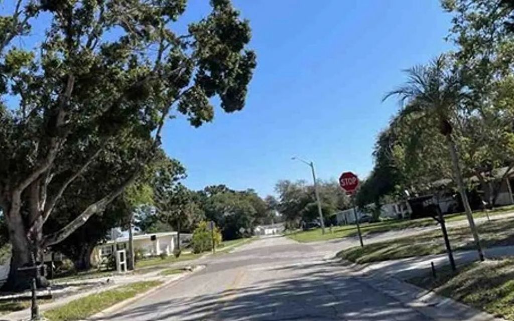 Photo of 3208 34th Avenue Dr W Dr, Other, FL 34205 (MLS # 130323)