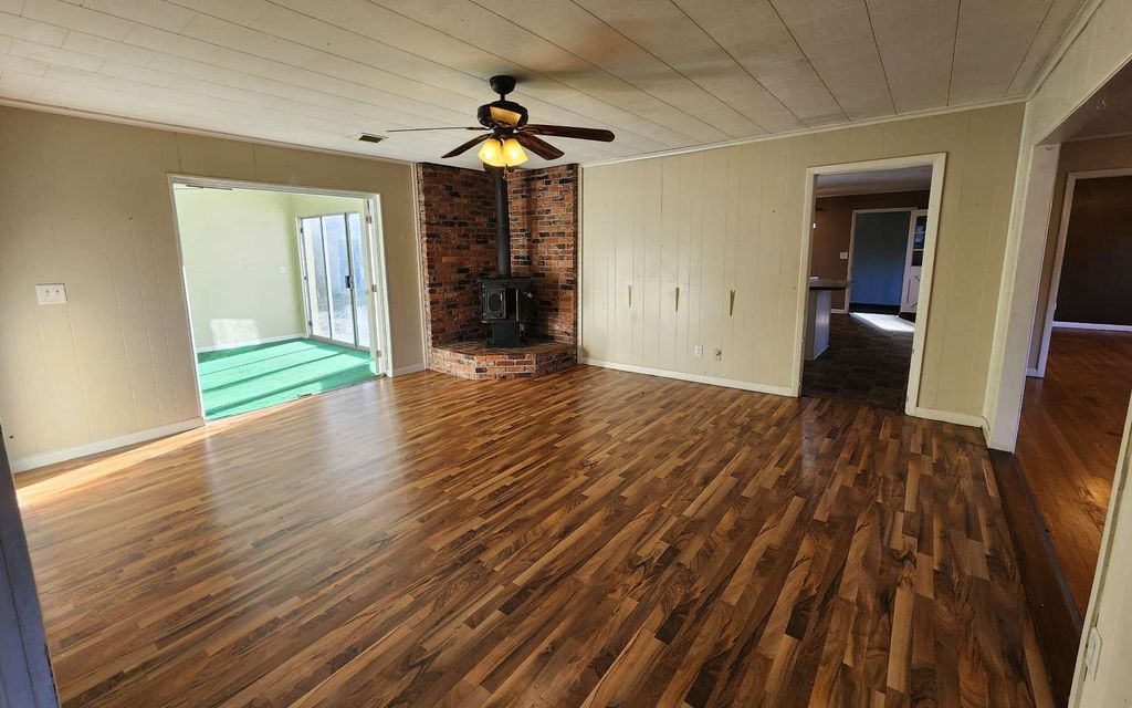 Photo of 263 NW Crawford St, Mayo, FL 32066 (MLS # 128911)