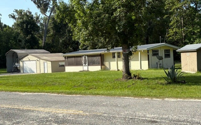 Photo of 145 SW Lowery Terrace, Fort White, FL 32038 (MLS # 132083)