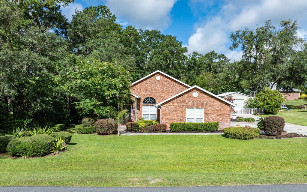 Photo of 136 NW Kelly Lake Court, Lake City, FL 32025 (MLS # 127640)