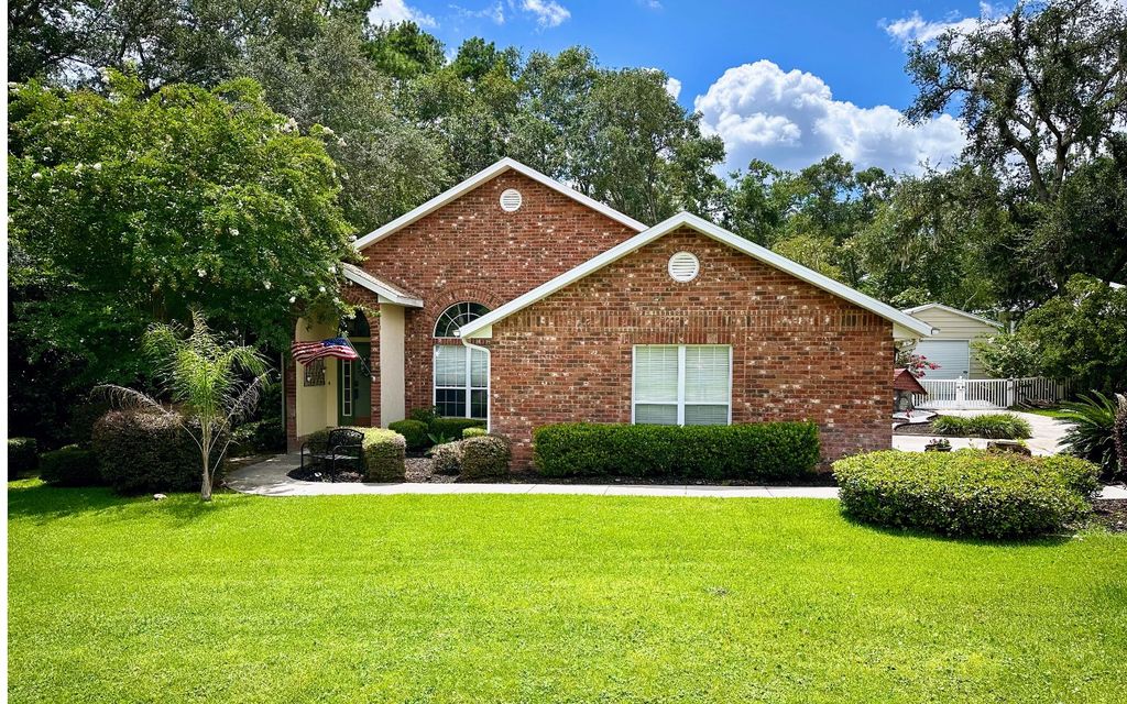 Photo of 136 NW Kelly Lake Court, Lake City, FL 32025 (MLS # 127640)