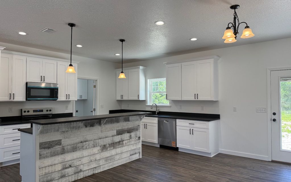 Photo of 13724 104th Street, Live Oak, FL 32060 (MLS # 129914)