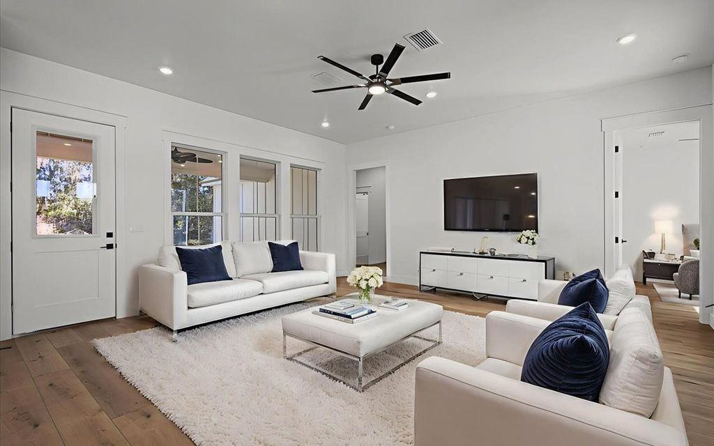 Photo of 877 SE Evergreen Drive, Lake City, FL 32025 (MLS # 128988)