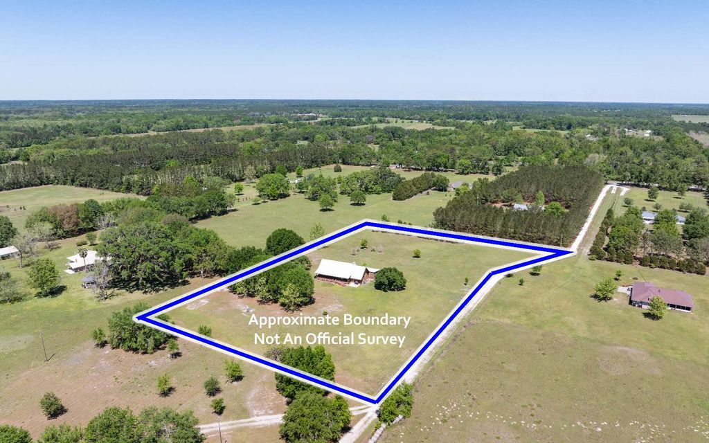 Photo of 334 SW Starlight Court, Lake City, FL 32024 (MLS # 125515)