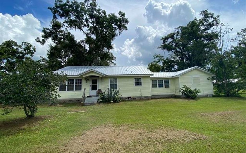 Photo of 126 NE Patterson Street, Madison, FL 32340 (MLS # 129083)