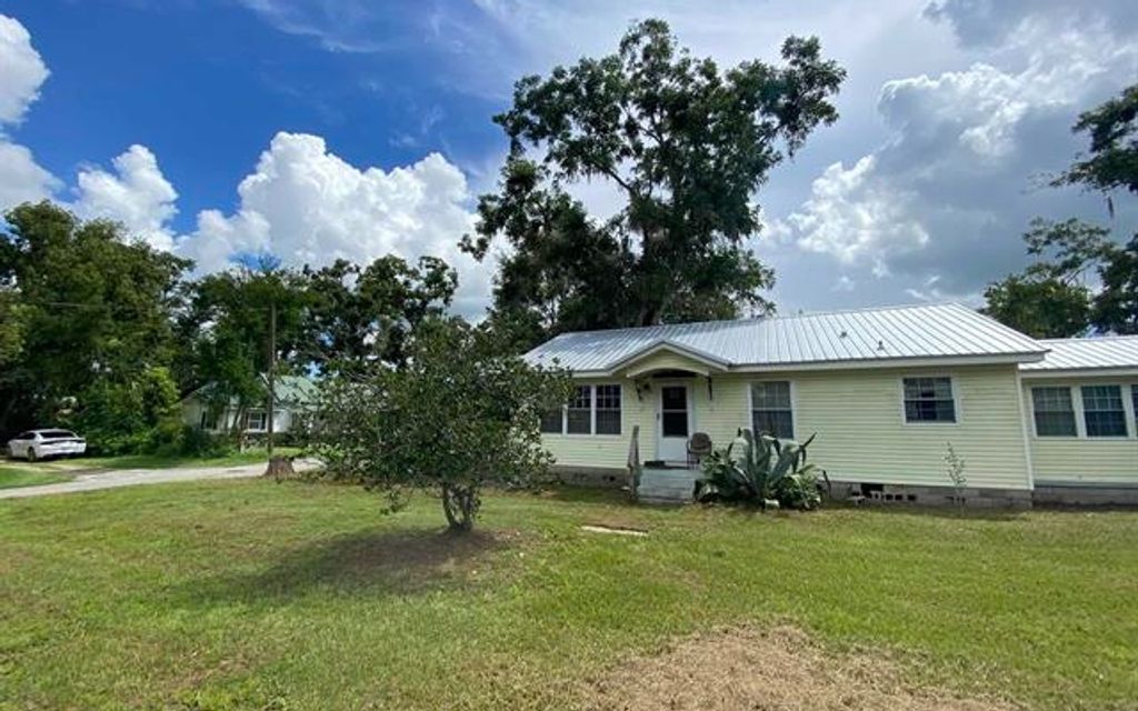 Photo of 126 NE Patterson Street, Madison, FL 32340 (MLS # 129083)