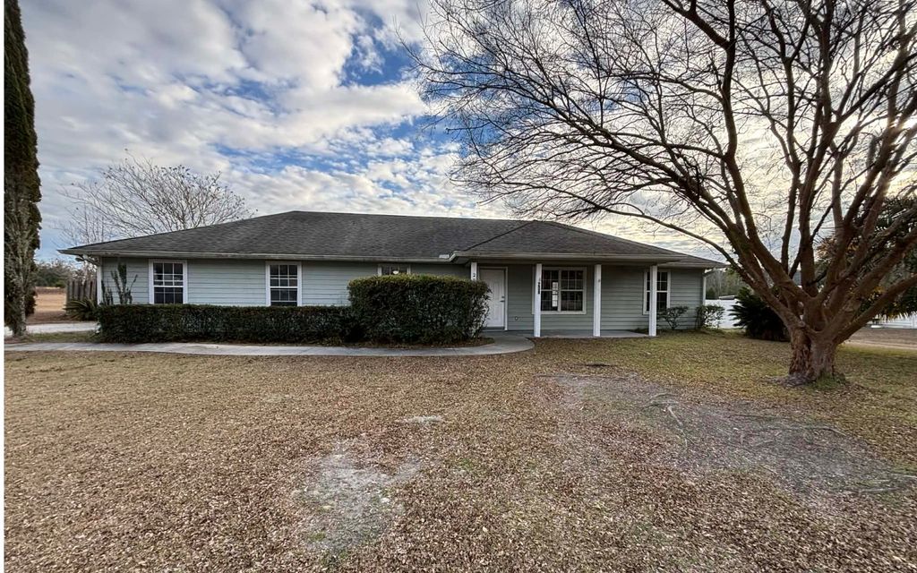 Photo of 208 SE Lindale Gln, Lake City, FL 32025 (MLS # 105506)
