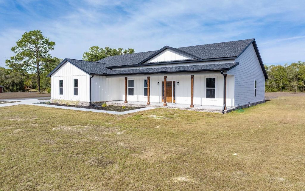 Photo of 151 SW Scott Pl, Lake City, FL 32024 (MLS # 127324)