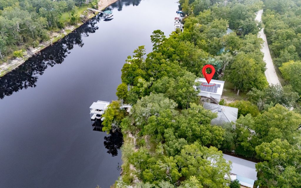 Photo of 8721 288th Street, Branford, FL 32008 (MLS # 128464)
