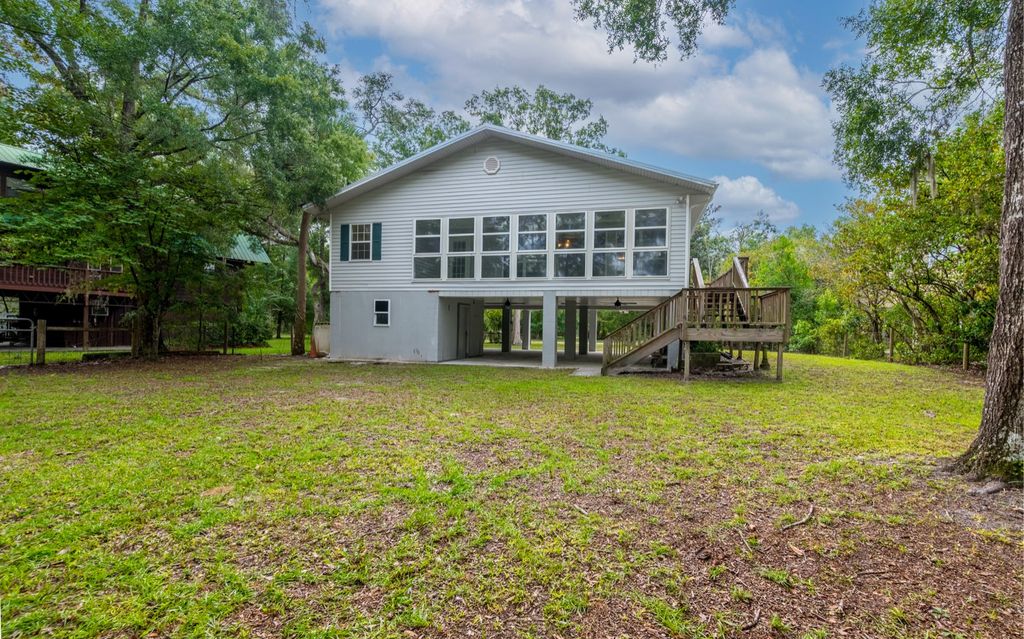 Photo of 8721 288th Street, Branford, FL 32008 (MLS # 128464)