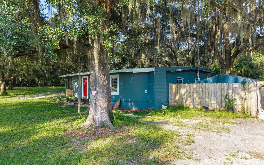 Photo of 537 NE Cemetery Loop, Lake City, FL 32055 (MLS # 133089)
