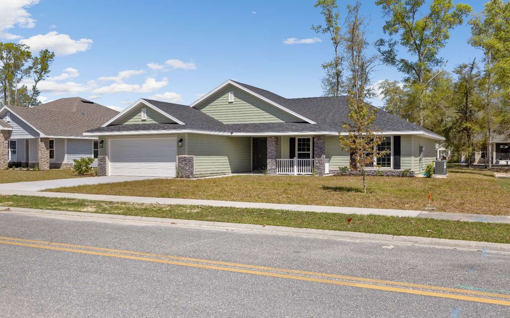 Photo of 151 SW Silver Palm Dr, Lake City, FL 32024 (MLS # 125191)