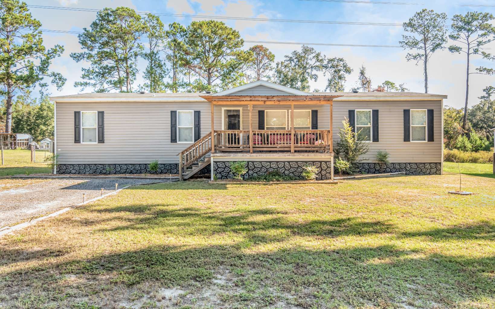 Photo 1 of 47 — 228 NW WHITNEY GLEN, Lake City, FL 32055