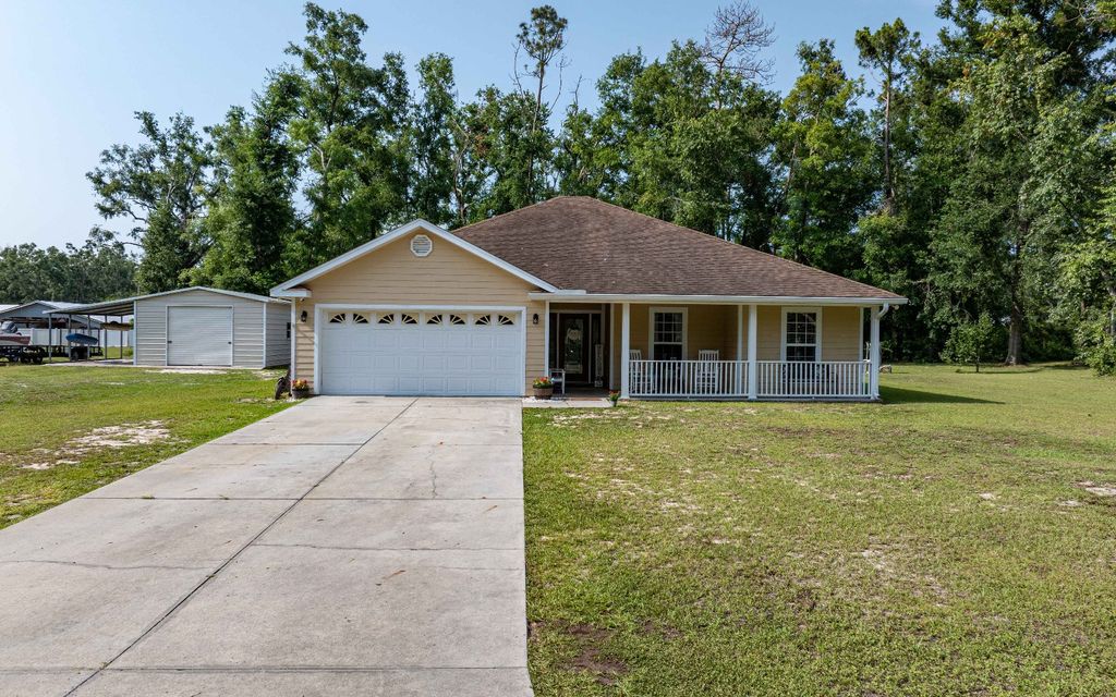 Photo of 528 NE Northwood Dr, Mayo, FL 32066 (MLS # 127325)