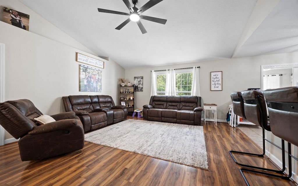 Photo of 528 NE Northwood Dr, Mayo, FL 32066 (MLS # 127325)