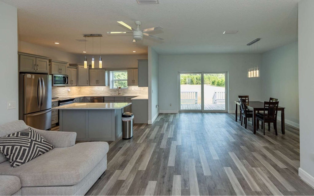 Photo of 570 SE Holly Terrace, Lake City, FL 32025 (MLS # 133471)