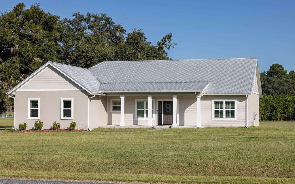 Photo of 570 SE Holly Terrace, Lake City, FL 32025 (MLS # 133471)