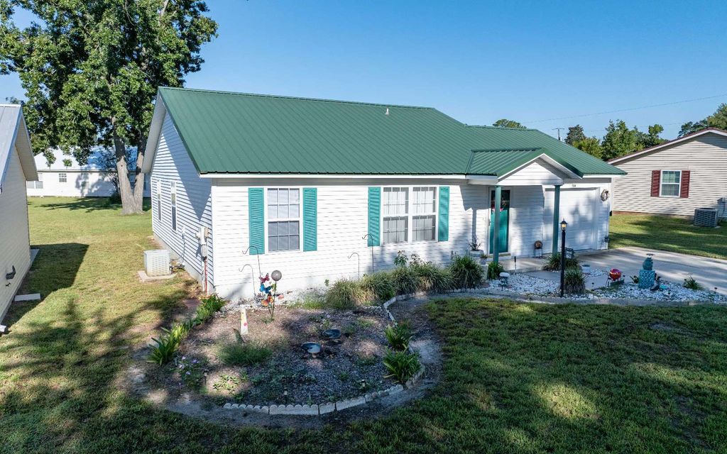Photo of 734 SE Rosewood Circle, Lake City, FL 32025 (MLS # 128413)