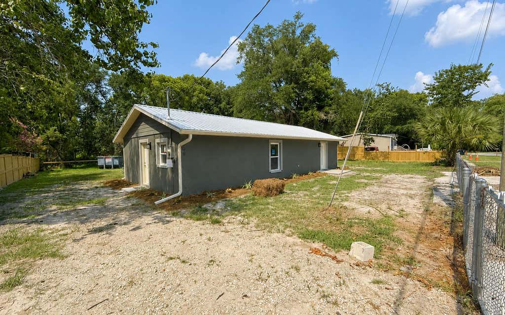 Photo of 809 SE Henry St, Live Oak, FL 32064 (MLS # 132559)