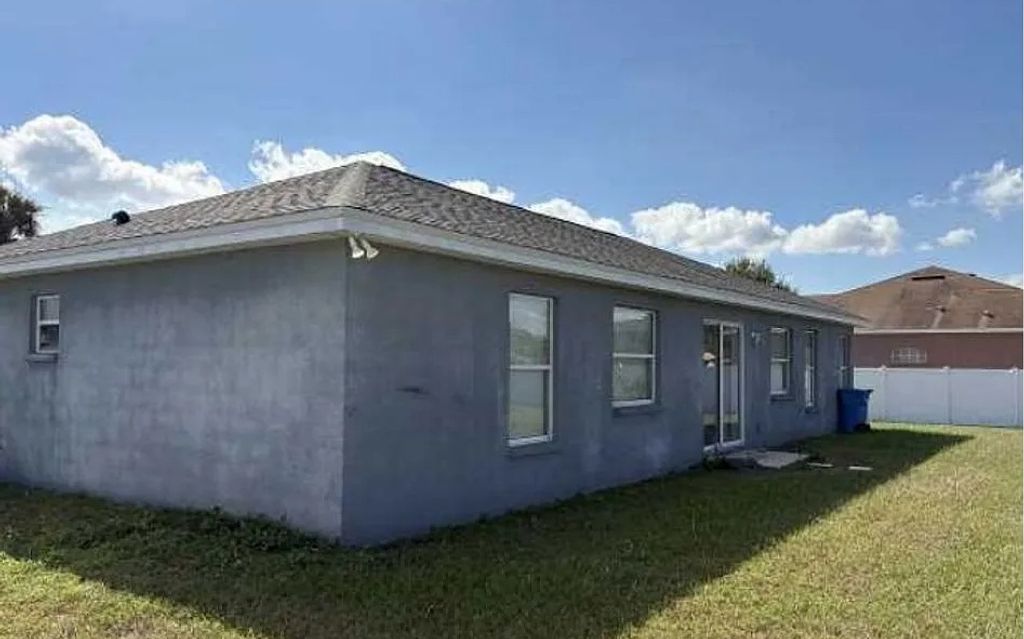 Photo of 622 Tower Grove Dr, Other, FL 33567 (MLS # 130070)