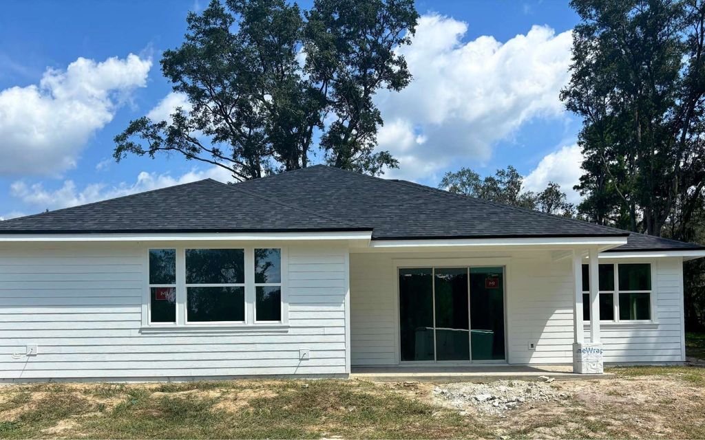 Photo of 5955 SE County Road 21b, Other, FL 32666 (MLS # 129769)