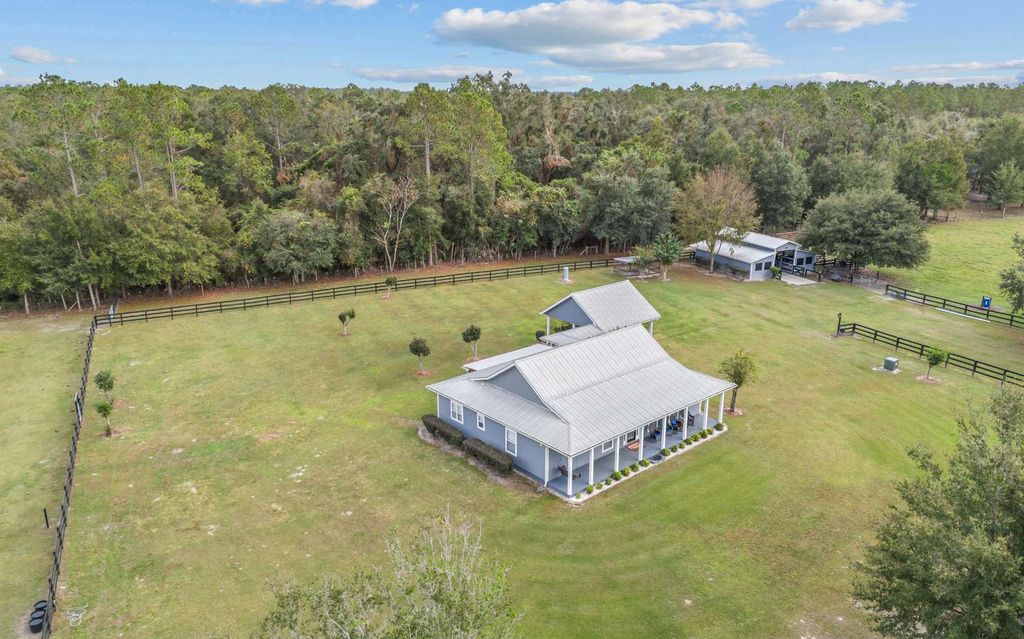 Photo of 11173 SW County Road 240, Lake City, FL 32024 (MLS # 125296)