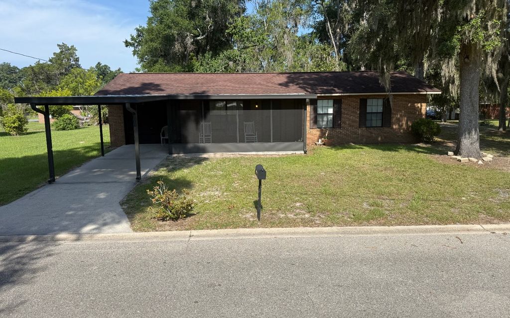 Photo of 690 NW Alabama Terrace, Lake City, FL 32025 (MLS # 127901)