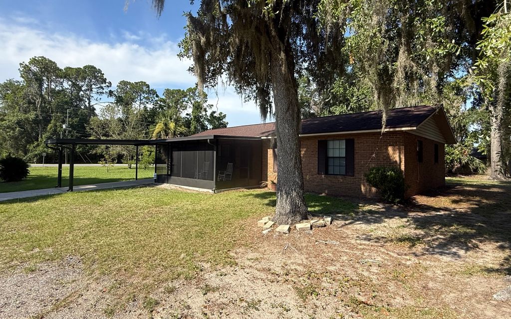 Photo of 690 NW Alabama Terrace, Lake City, FL 32025 (MLS # 127901)