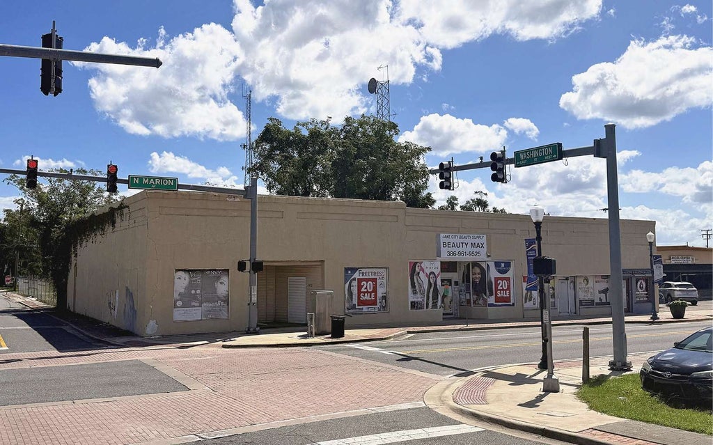 Photo of 451 N Marion Ave, Lake City, FL 32055 (MLS # 133317)