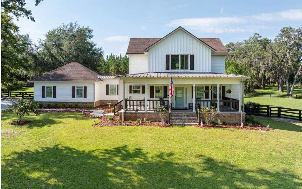Photo of 394 SW Pinehurst Dr, Lake City, FL 32024 (MLS # 132103)