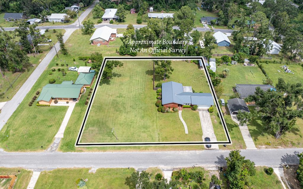 Photo of 319 SE Bunker Street, Madison, FL 32340 (MLS # 128510)