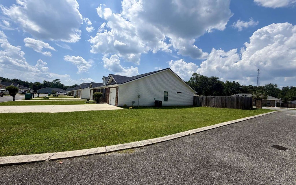 Photo of 18 Excalibur Way, Other, FL 32327 (MLS # 132905)
