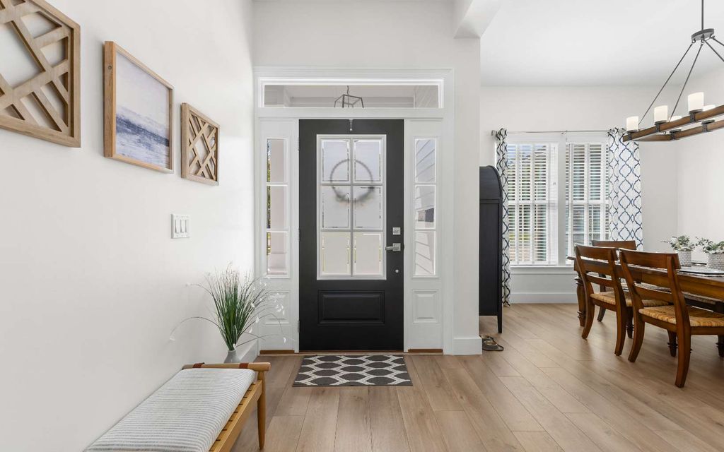 Photo of 392 SW Bellflower Dr, Lake City, FL 32024 (MLS # 130919)