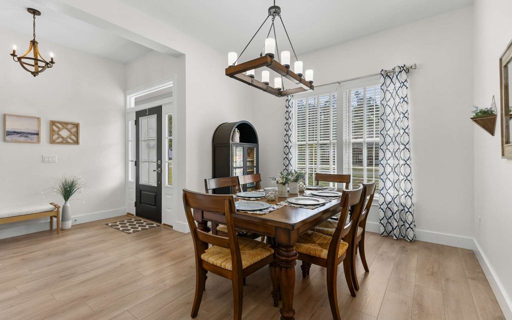 Photo of 392 SW Bellflower Dr, Lake City, FL 32024 (MLS # 130919)